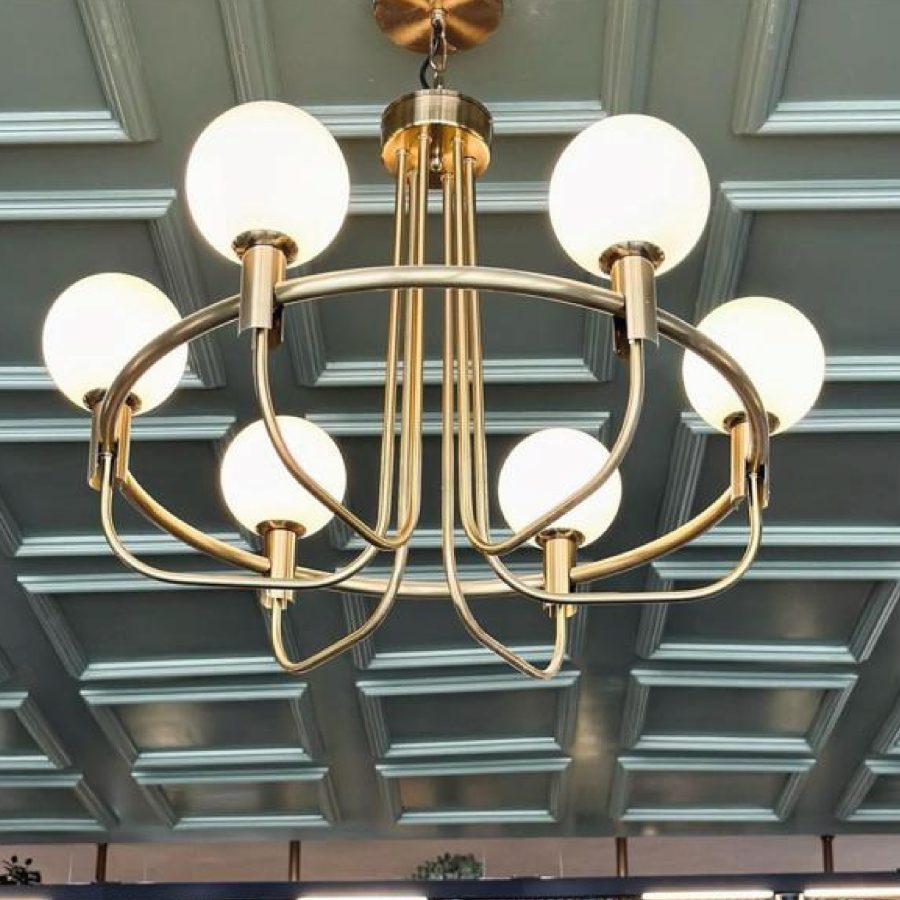 LÁMPARA DEC CANDELABRO DORADA 6 GLOBOS MILK G9 Cod. 4332