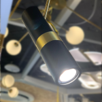 LÁMPARA DECORATIVA  TUBULAR NEGRA  CON DORADO 7W COD. 4567
